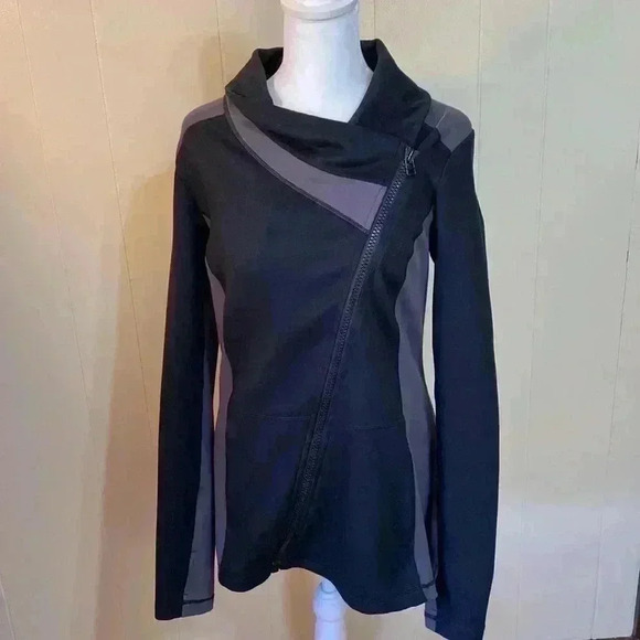 CAbi Woman’s Black & Lavender Moto Asymmetrical Style Jacket in Size Medium. - Picture 1 of 11